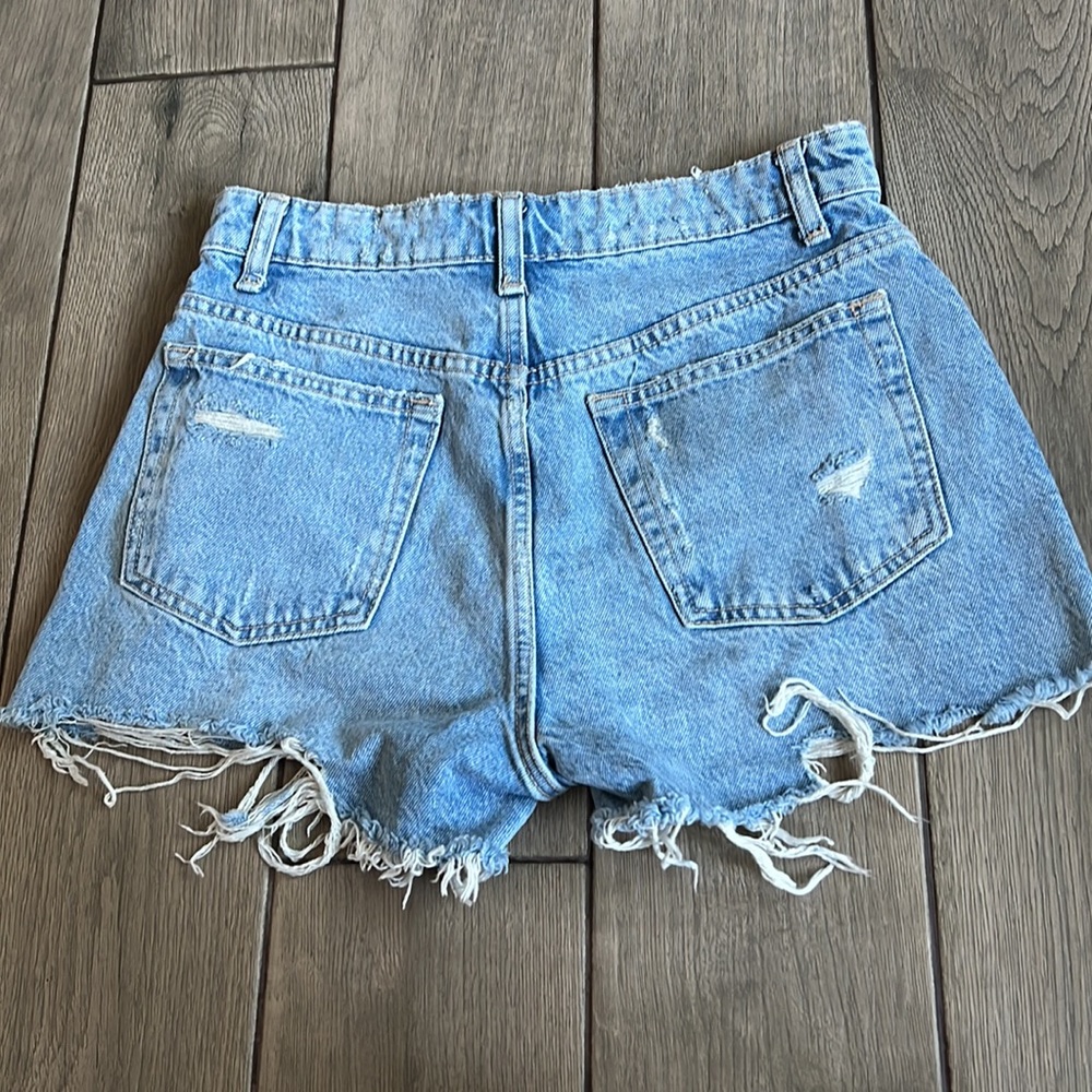 Zara denim cutoffs - Picture 3 of 4